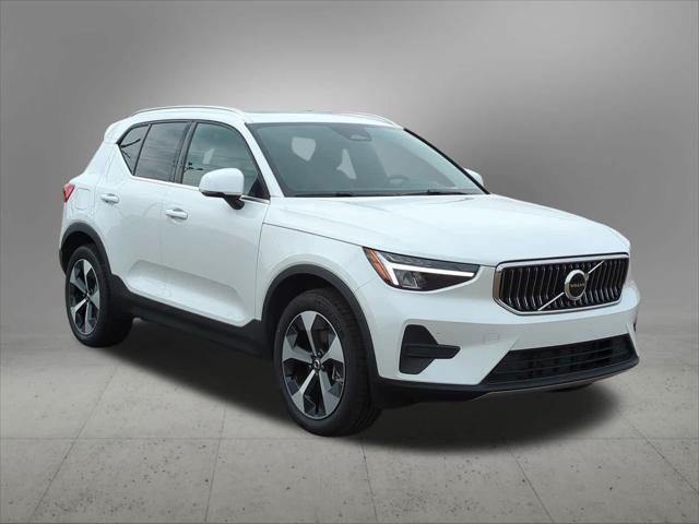 new 2025 Volvo XC40 car, priced at $44,521