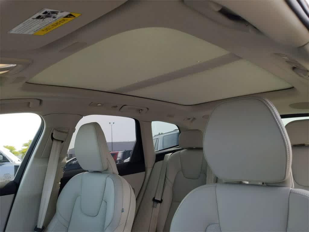 new 2025 Volvo XC60 Plug-In Hybrid car, priced at $69,000