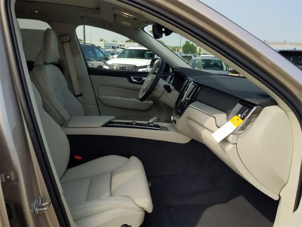 new 2025 Volvo XC60 Plug-In Hybrid car, priced at $69,000