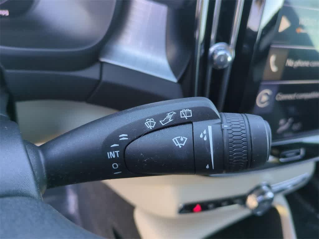 used 2020 Volvo XC40 car, priced at $19,977