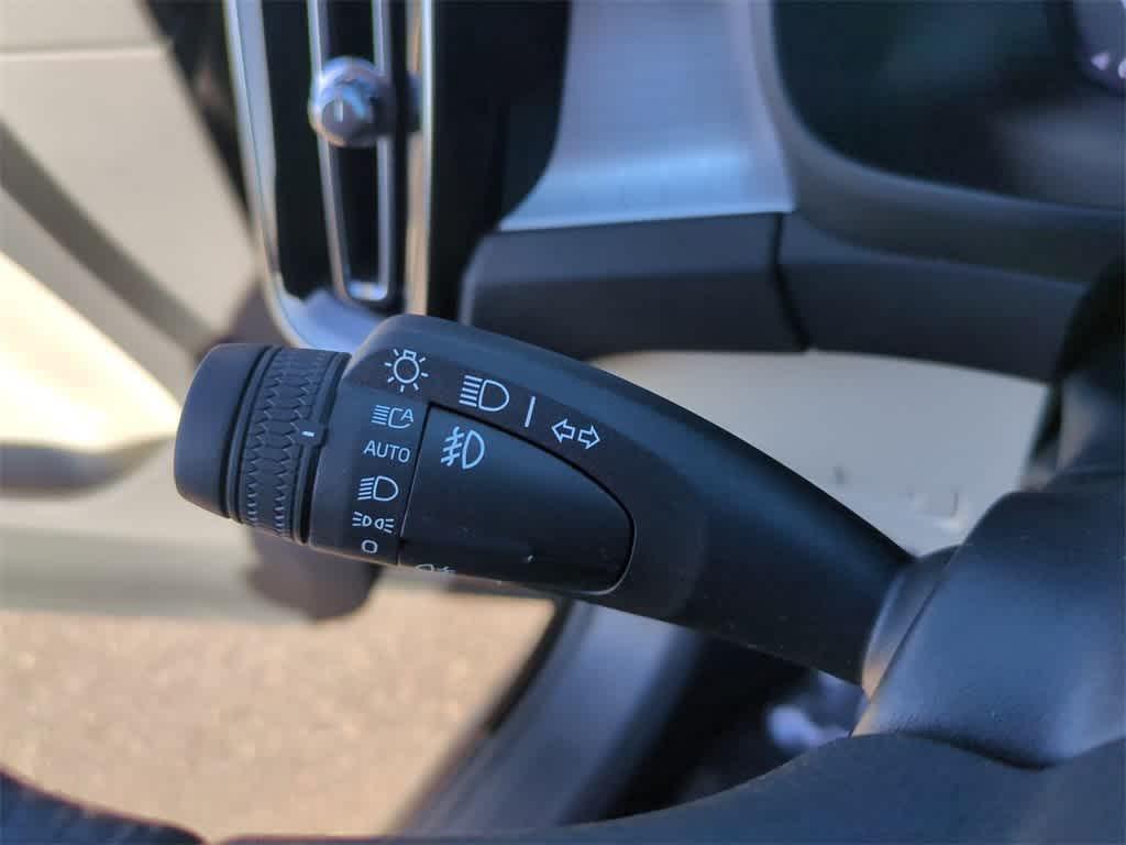 used 2020 Volvo XC40 car, priced at $19,977