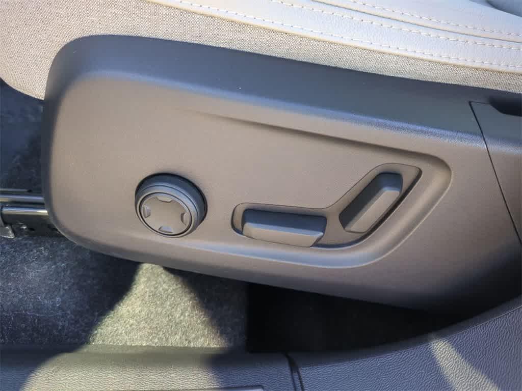 used 2020 Volvo XC40 car, priced at $19,977