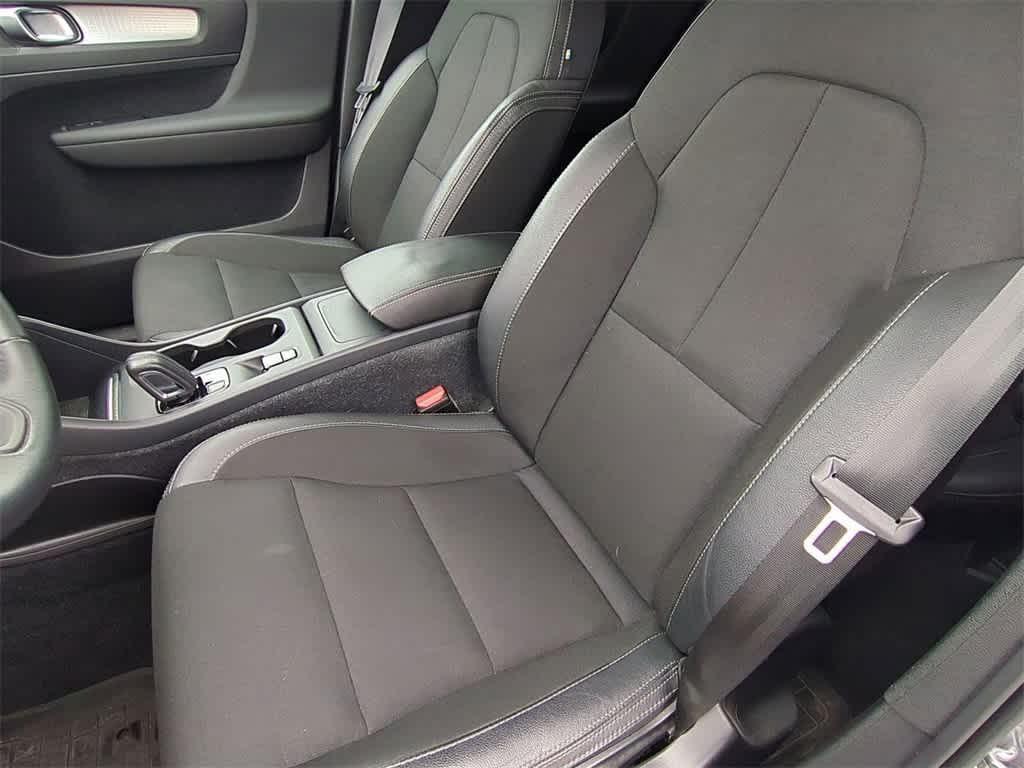 used 2020 Volvo XC40 car, priced at $22,477