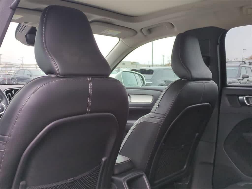 used 2020 Volvo XC40 car, priced at $22,477