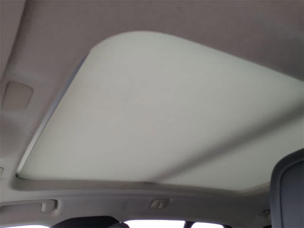 used 2020 Volvo XC40 car, priced at $22,477