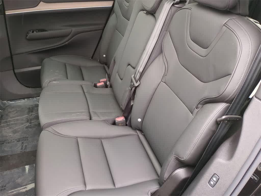 new 2025 Volvo EX90 car, priced at $82,640