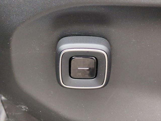new 2025 Volvo EX90 car, priced at $82,640