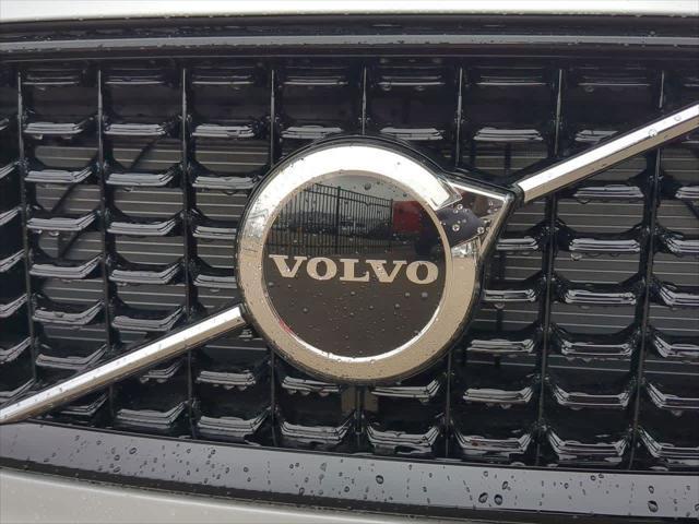 new 2025 Volvo XC60 car, priced at $51,450