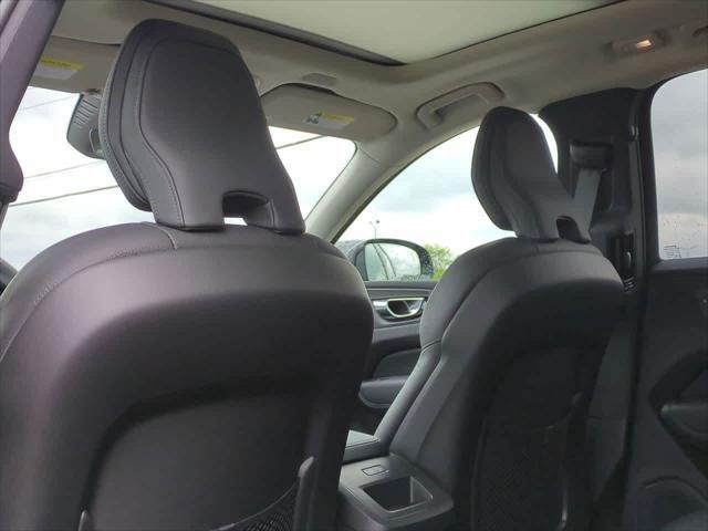new 2025 Volvo XC60 car, priced at $55,360