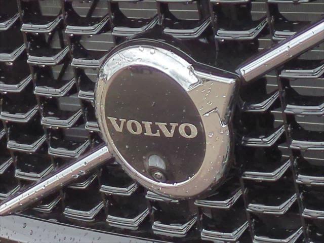 new 2025 Volvo XC60 car, priced at $55,360