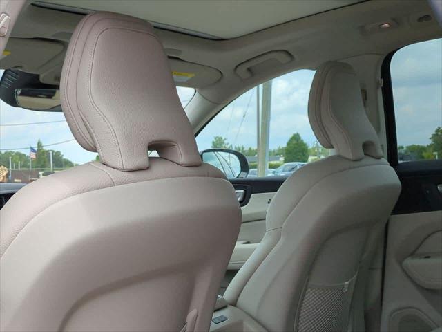 new 2025 Volvo XC60 car, priced at $48,900