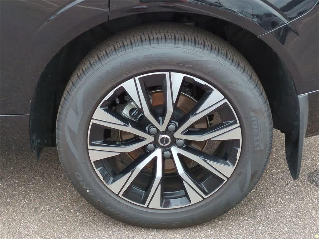 new 2025 Volvo XC60 car, priced at $48,900