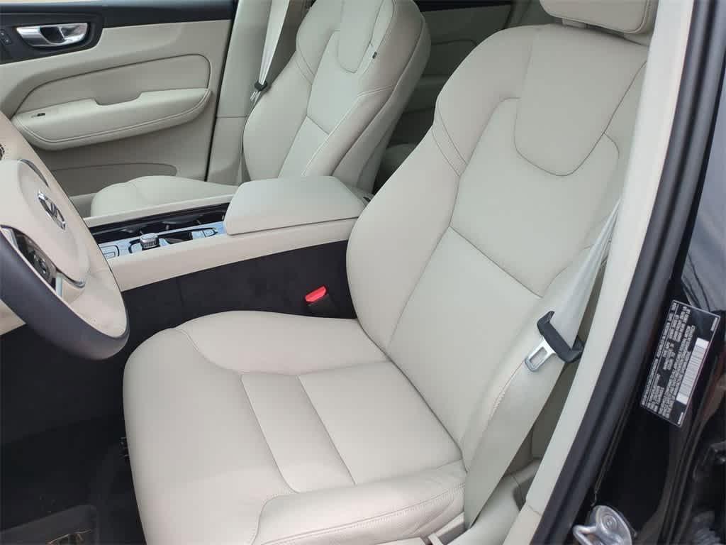 new 2025 Volvo XC60 car, priced at $48,900