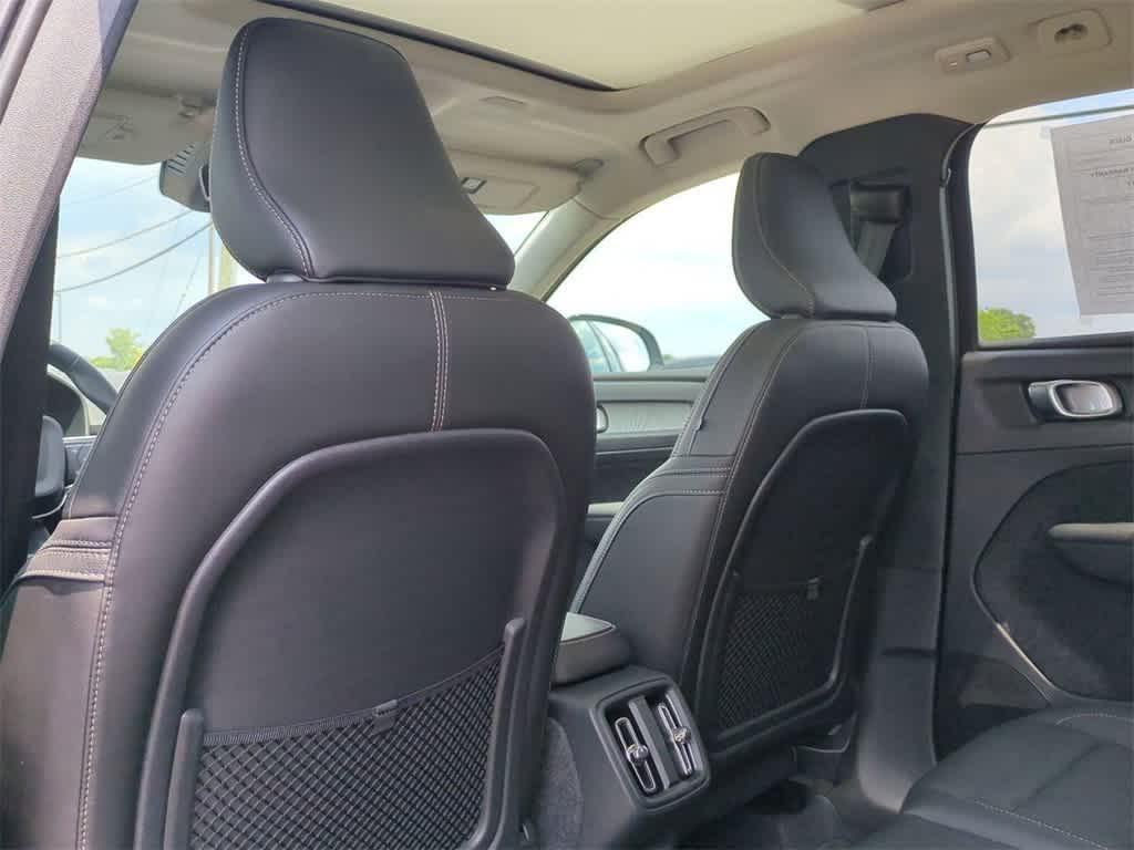 new 2025 Volvo XC40 car, priced at $48,000