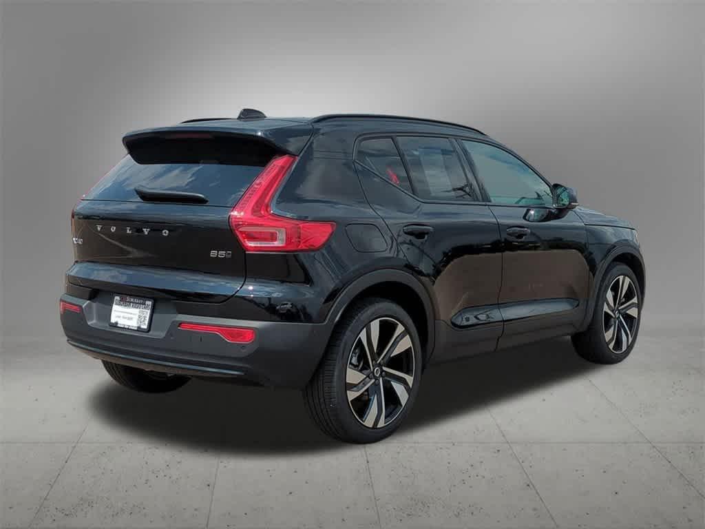 new 2025 Volvo XC40 car, priced at $48,000