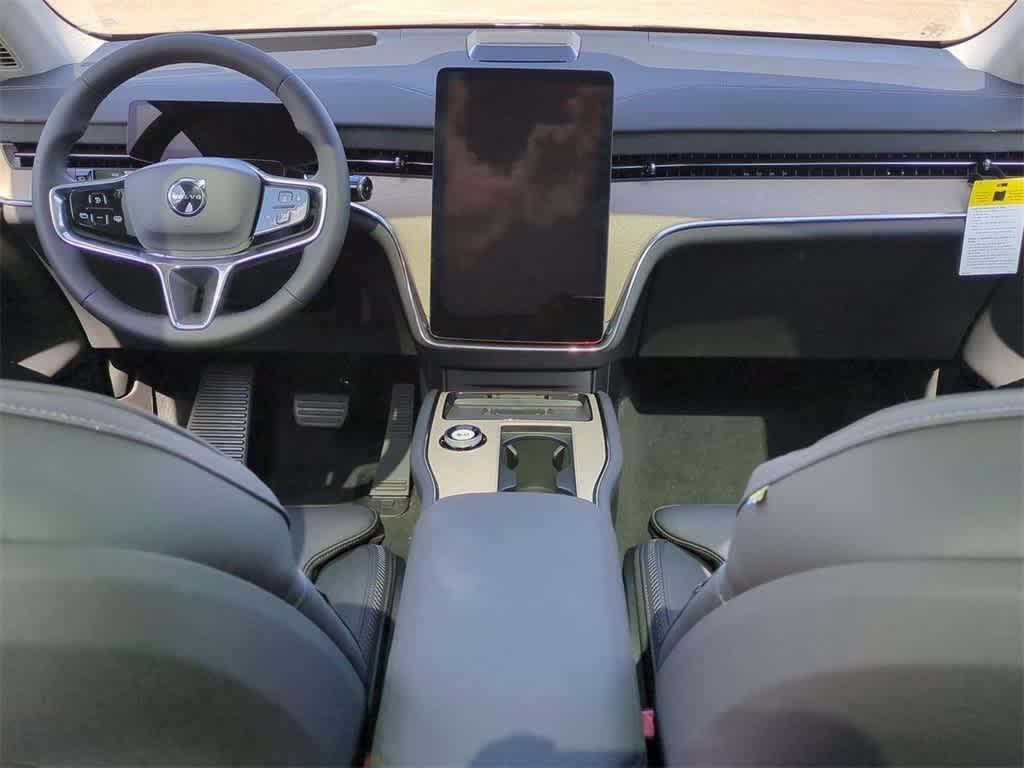 new 2025 Volvo EX90 car, priced at $92,675