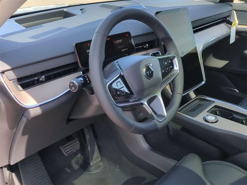 new 2025 Volvo EX90 car, priced at $92,675