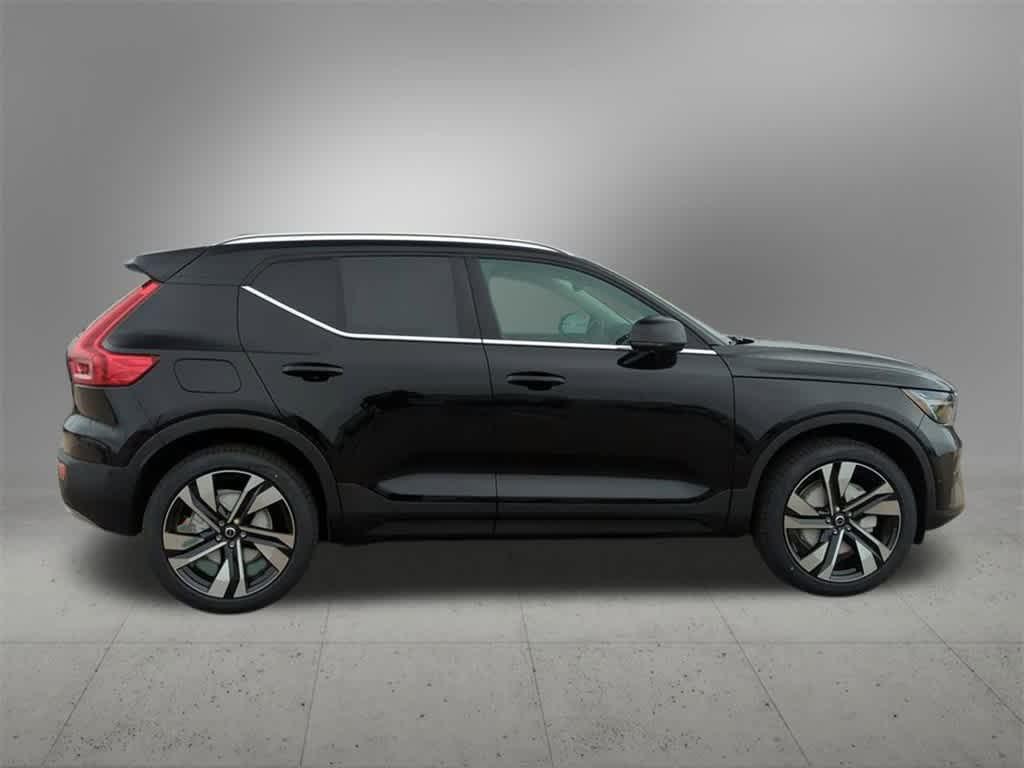 new 2025 Volvo XC40 car, priced at $52,235