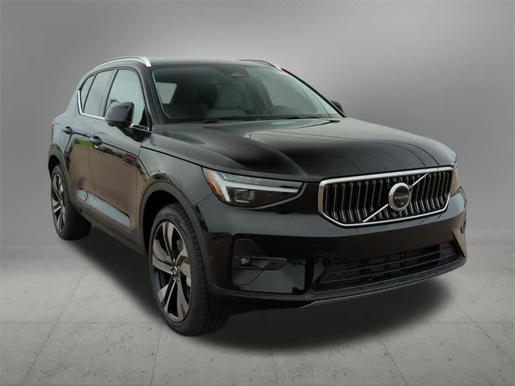 new 2025 Volvo XC40 car, priced at $52,235