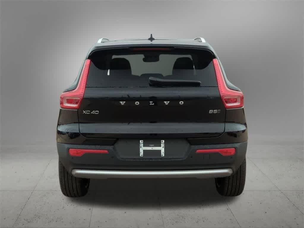 new 2025 Volvo XC40 car, priced at $52,235