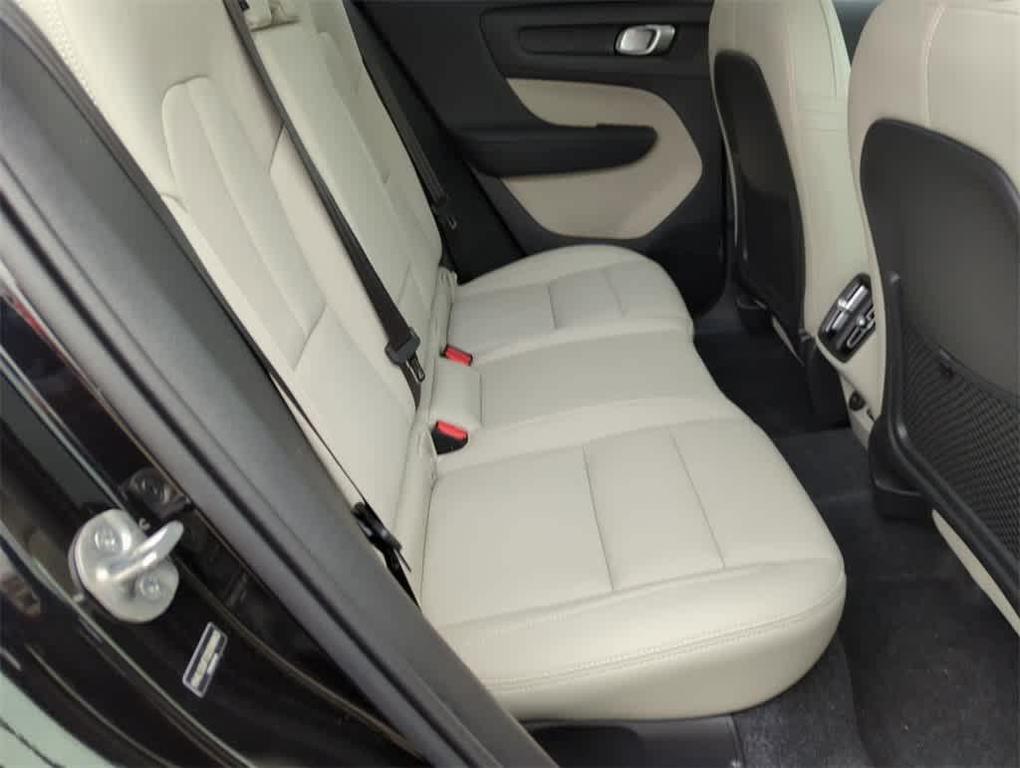 new 2025 Volvo XC40 car, priced at $52,235