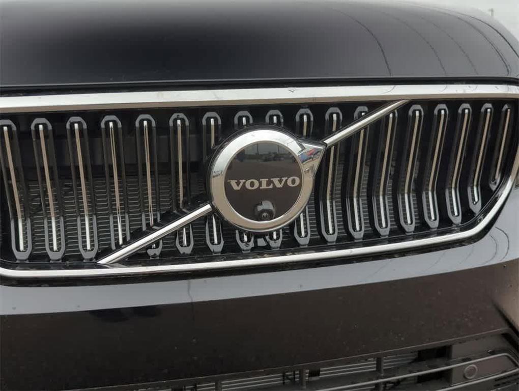 new 2025 Volvo XC40 car, priced at $52,235