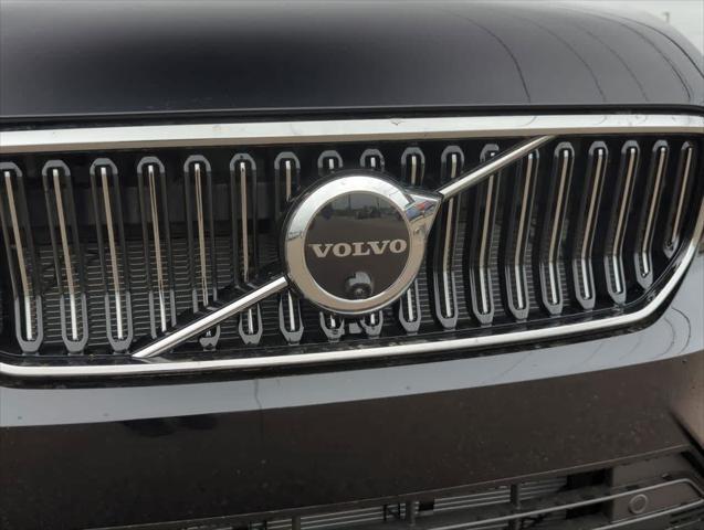 new 2025 Volvo XC40 car, priced at $52,235