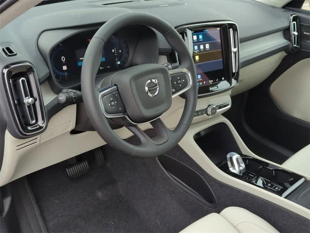 new 2025 Volvo XC40 car, priced at $52,235