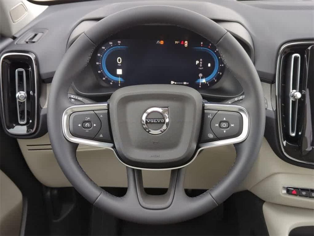 new 2025 Volvo XC40 car, priced at $52,235
