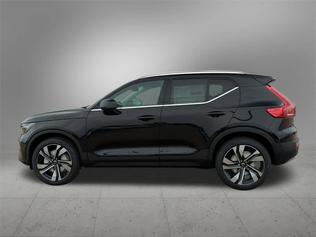 new 2025 Volvo XC40 car, priced at $52,235