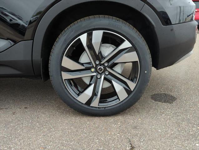 new 2025 Volvo XC40 car, priced at $52,235