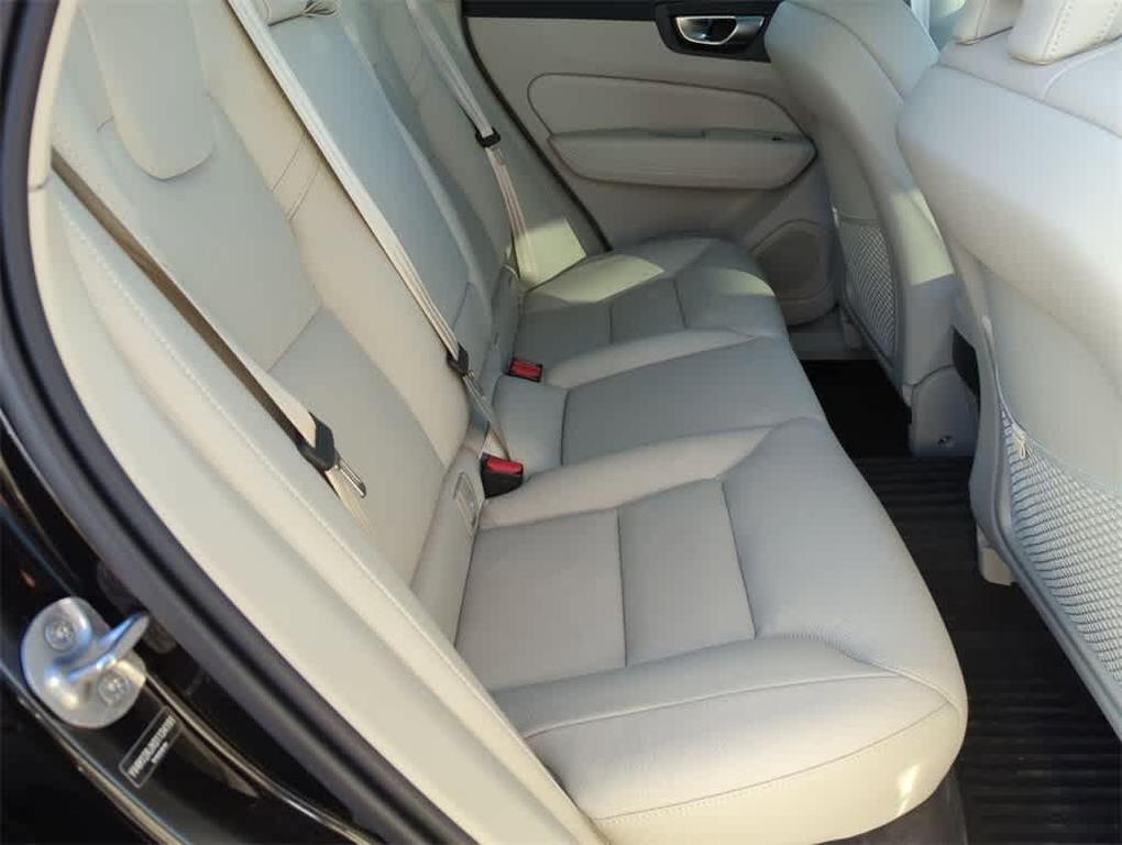 new 2025 Volvo XC60 car, priced at $49,712