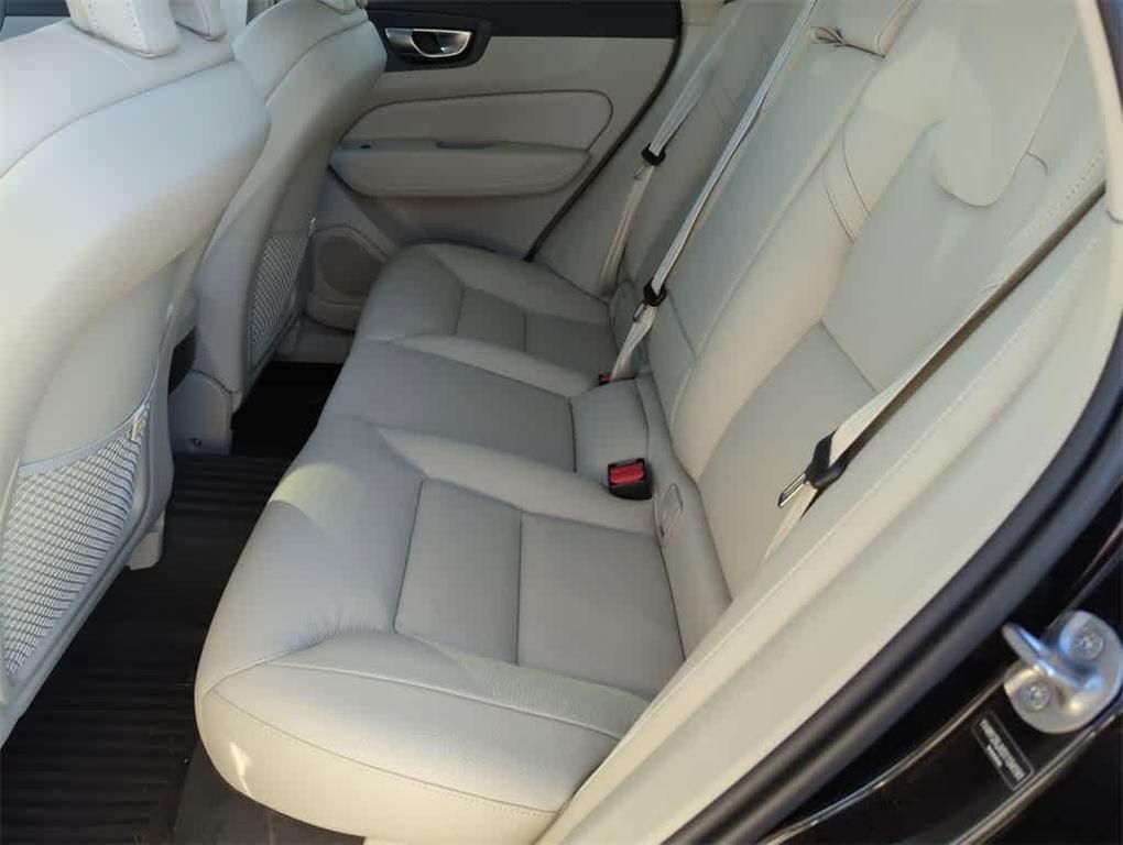 new 2025 Volvo XC60 car, priced at $49,712