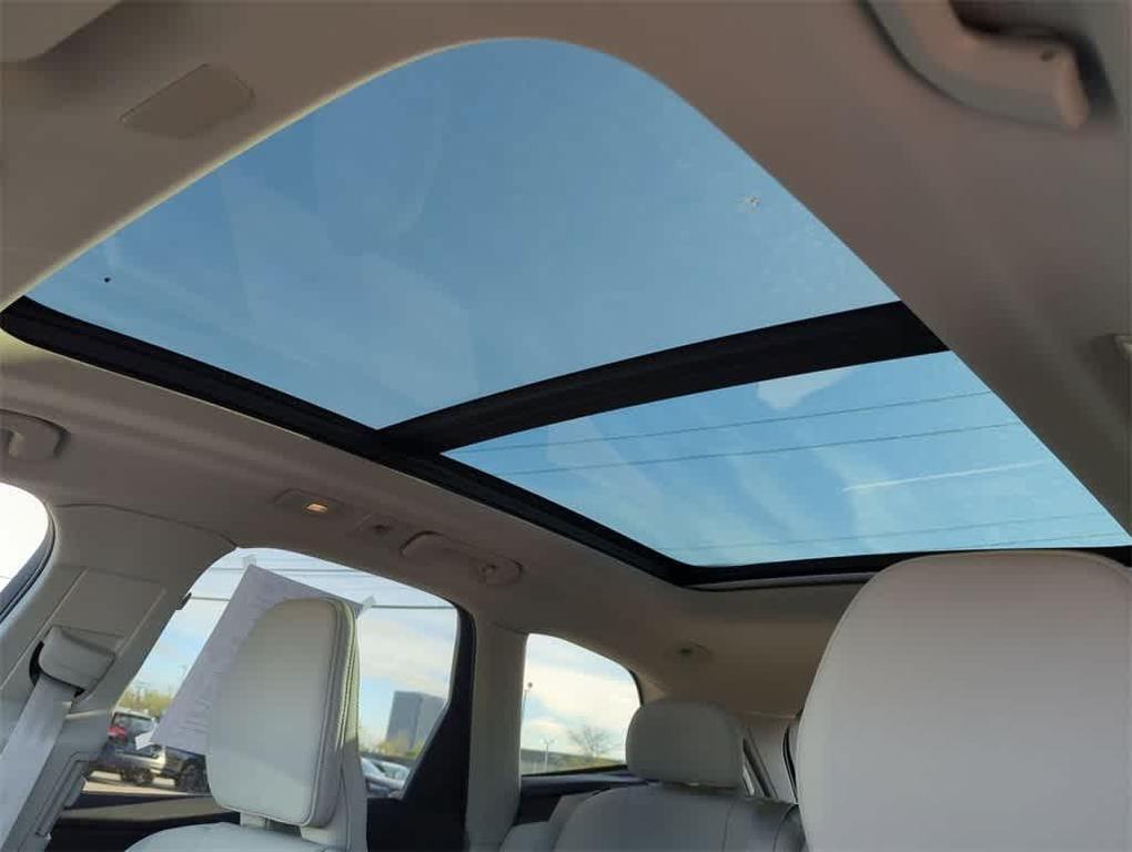 new 2025 Volvo XC60 car, priced at $49,712