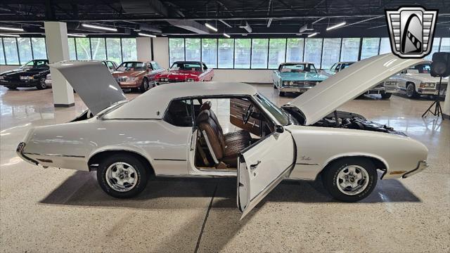 used 1972 Oldsmobile Cutlass car, priced at $29,000