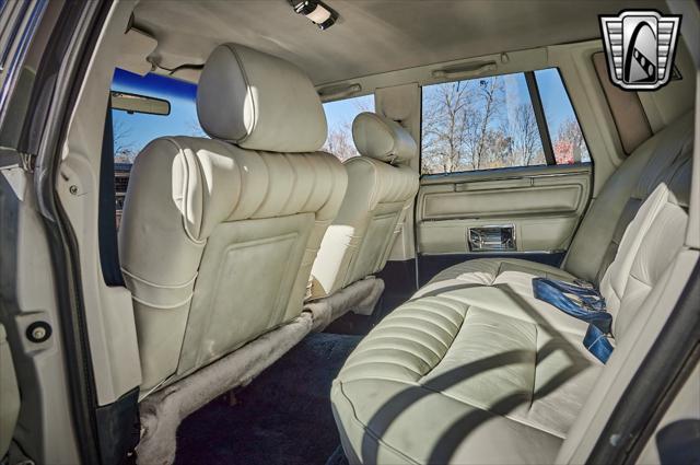 used 1989 Lincoln Town Car car, priced at $14,000