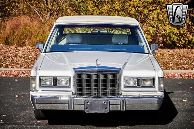 used 1989 Lincoln Town Car car, priced at $14,000