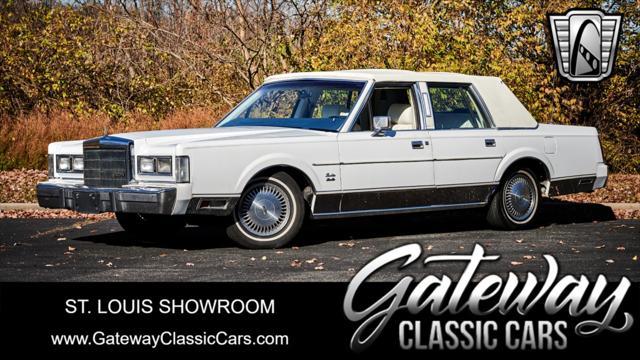 used 1989 Lincoln Town Car car, priced at $14,000