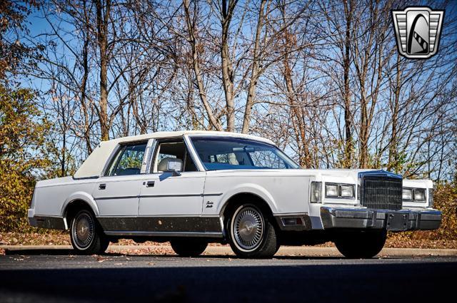 used 1989 Lincoln Town Car car, priced at $14,000