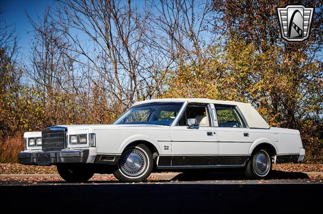 used 1989 Lincoln Town Car car, priced at $14,000