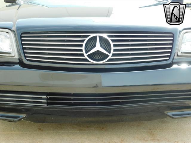 used 1995 Mercedes-Benz SL-Class car, priced at $10,000