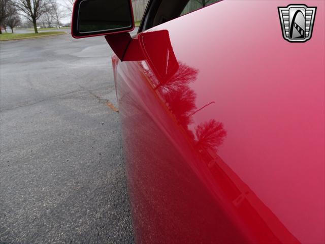 used 2005 Cadillac XLR car, priced at $25,000