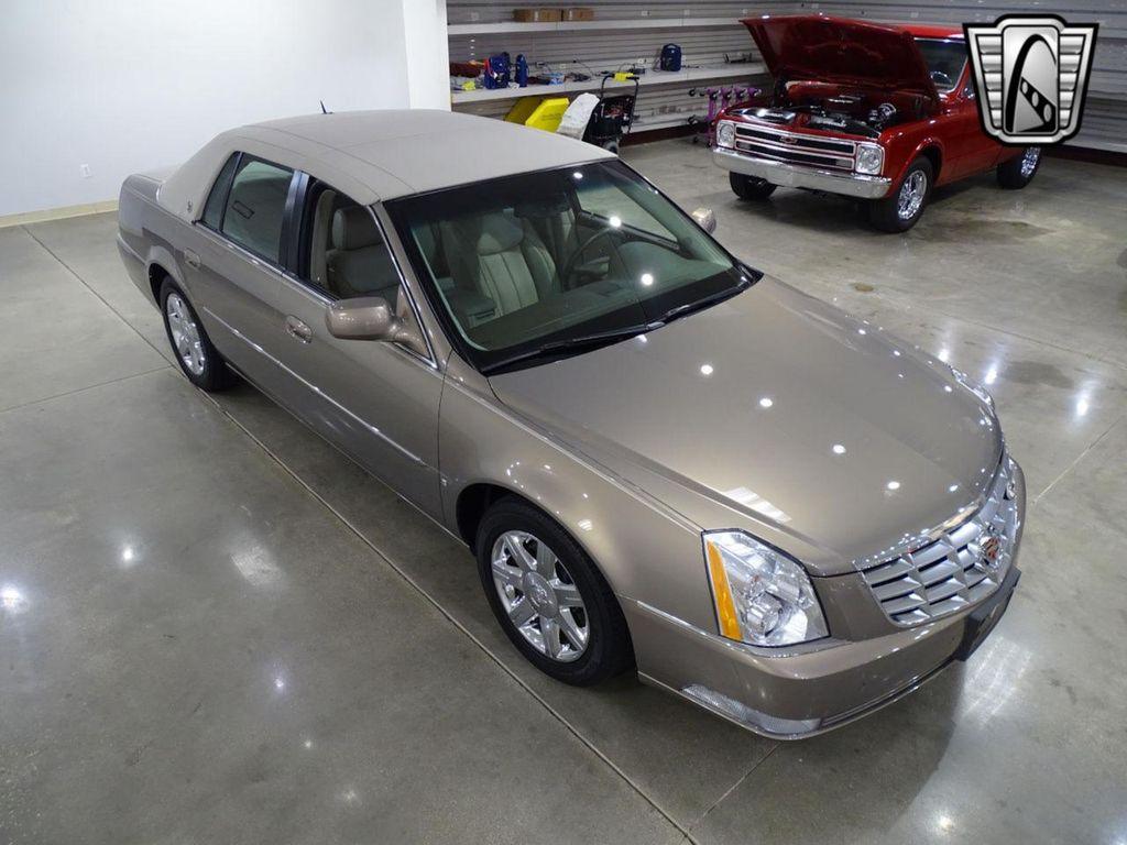 used 2006 Cadillac DTS car, priced at $15,500
