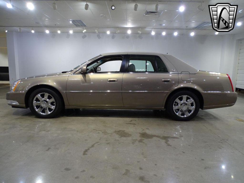 used 2006 Cadillac DTS car, priced at $15,500