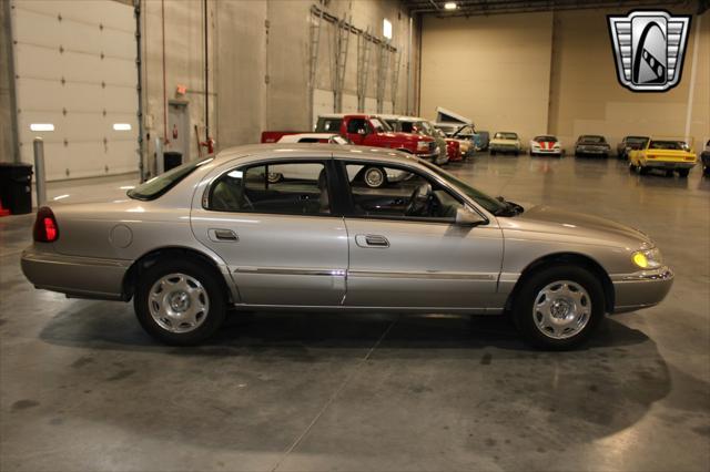 used 1999 Lincoln Continental car, priced at $11,500