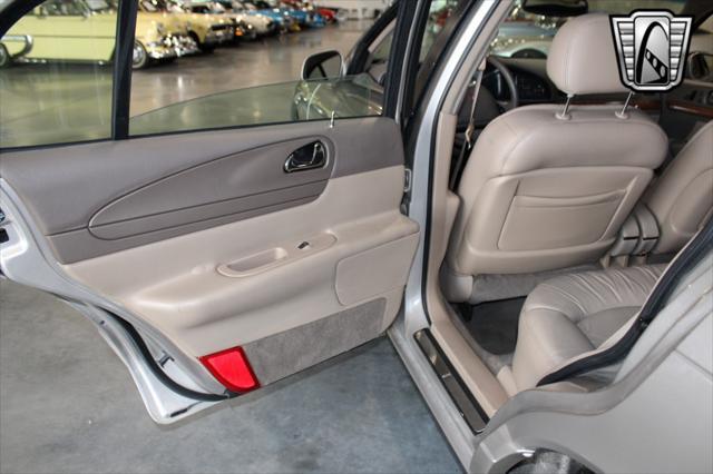 used 1999 Lincoln Continental car, priced at $11,500