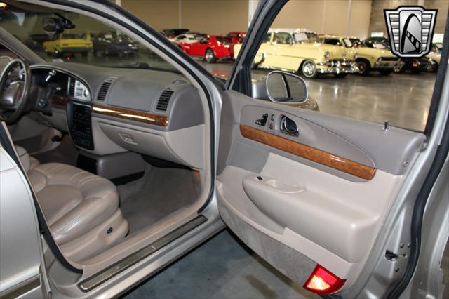 used 1999 Lincoln Continental car, priced at $11,500