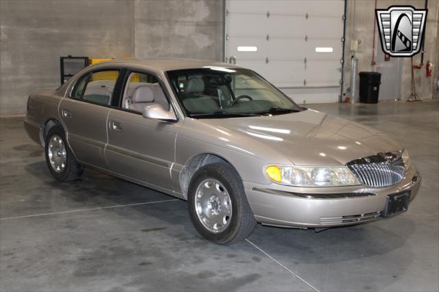 used 1999 Lincoln Continental car, priced at $11,500