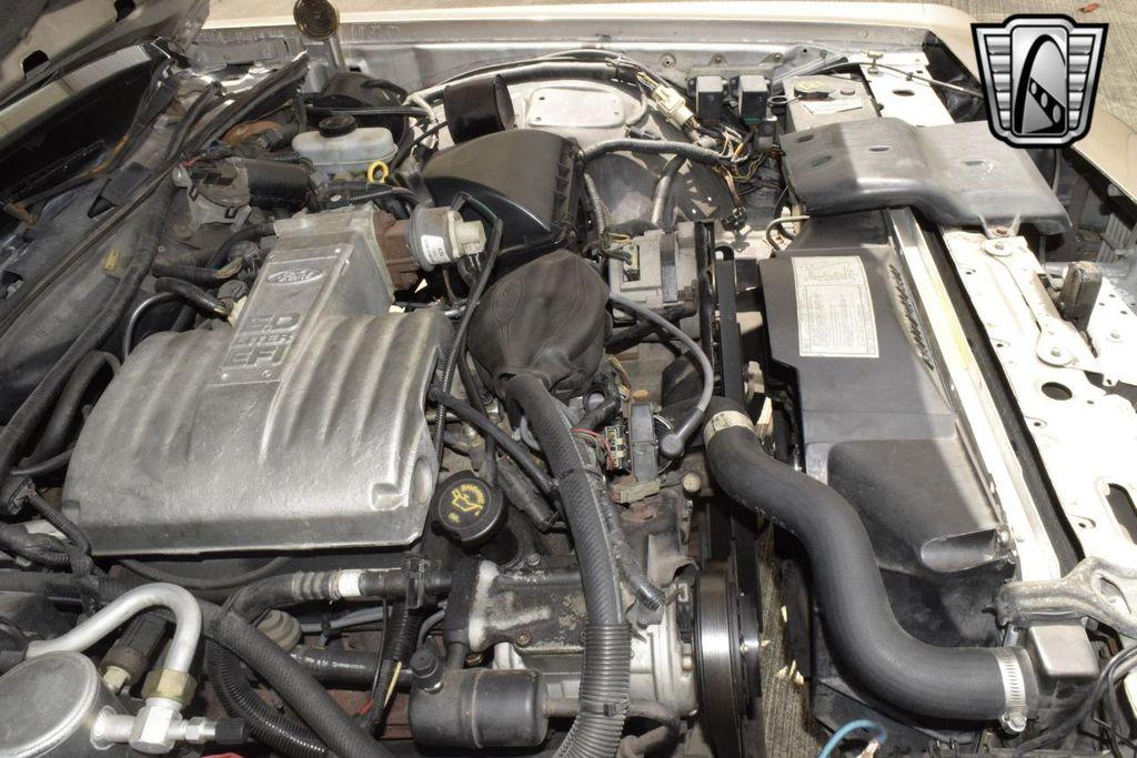 used 1989 Ford Crown Victoria car, priced at $11,500