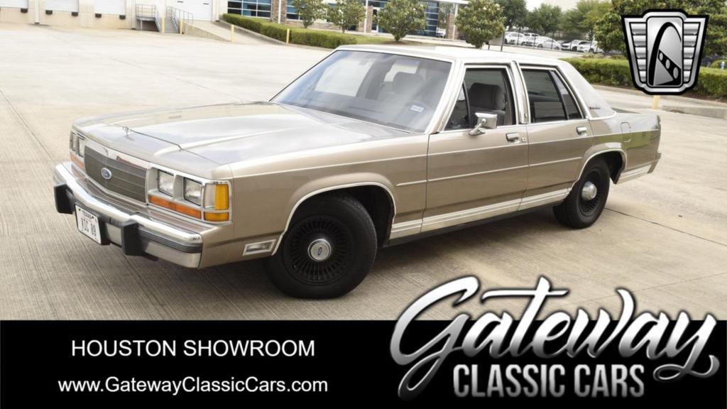 used 1989 Ford Crown Victoria car, priced at $11,500